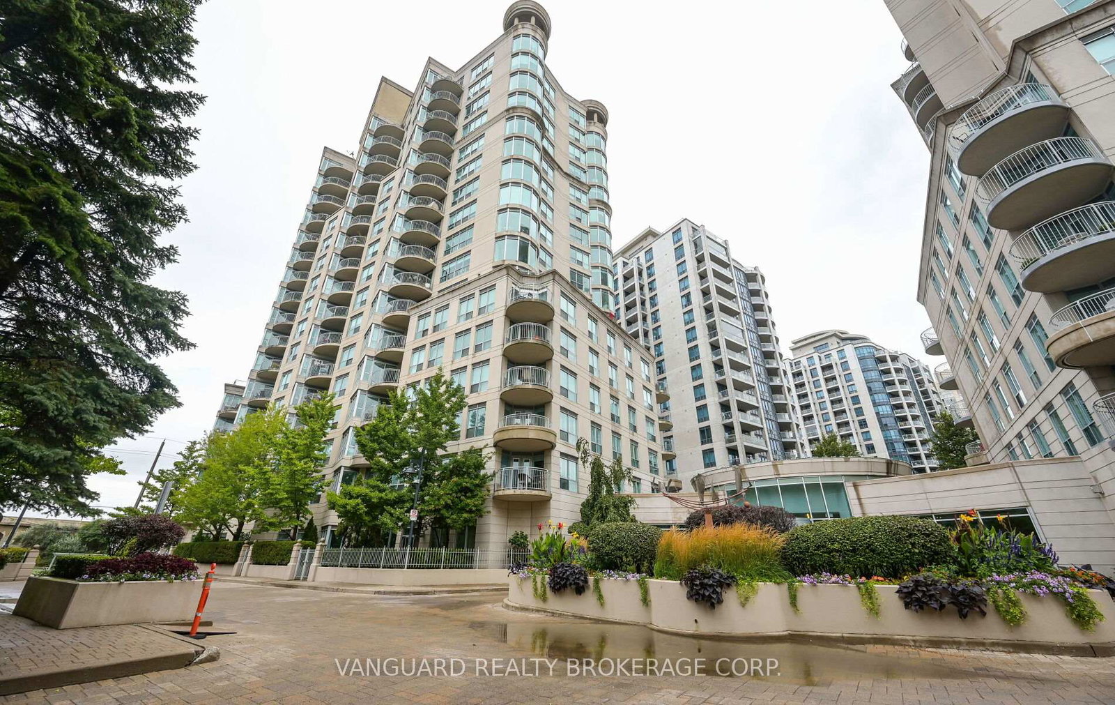 2111-lake-shore-boulevard-w-etobicoke-ontario-w12397273