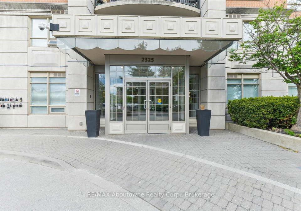 2325-central-park-drive-oakville-ontario-w12397282