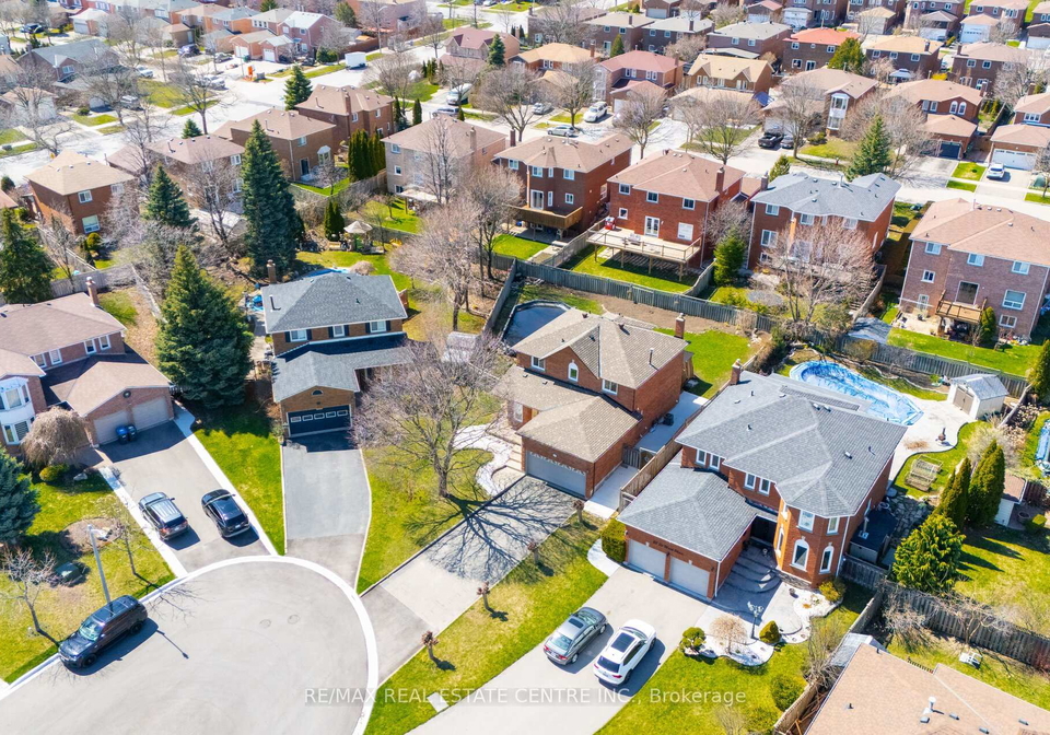 20-st-mark-place-brampton-ontario-w12397690