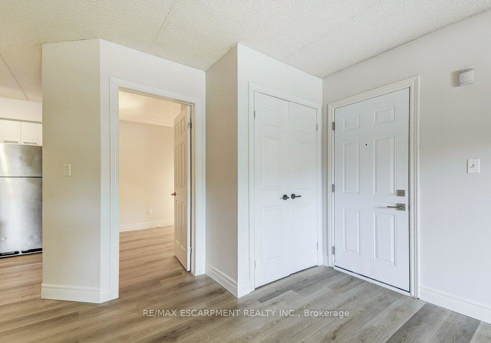 2020-cleaver-avenue-burlington-ontario-w12397694