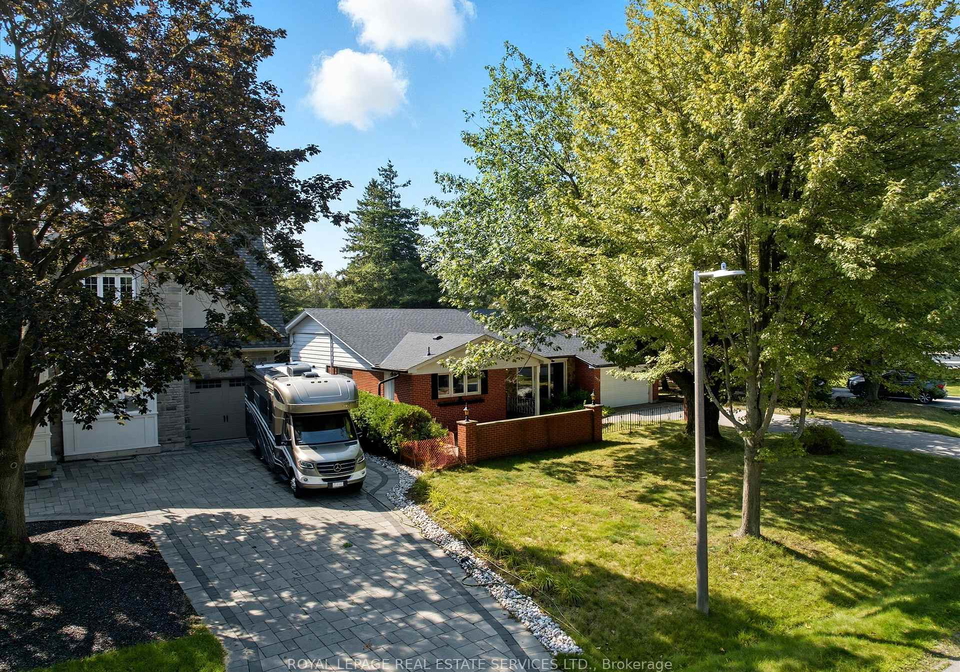 1536-venetia-drive-oakville-ontario-w12398137