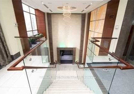 310-burnhamthorpe-road-w-mississauga-ontario-w12398789