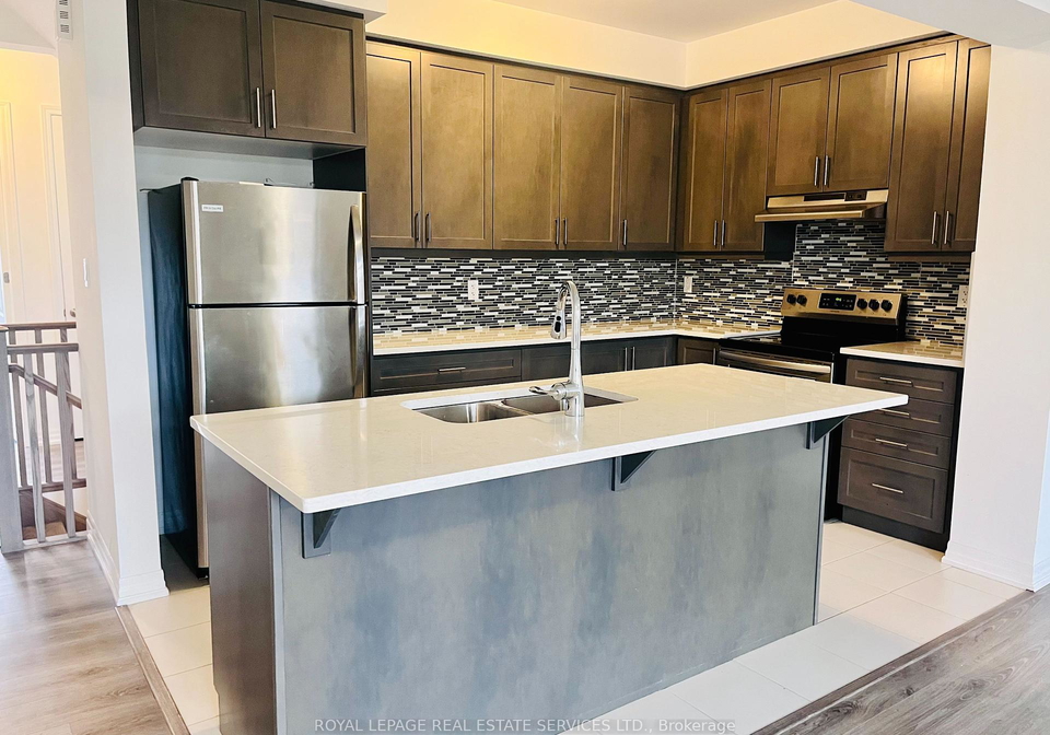 124-burnhamthorpe-road-e-oakville-ontario-w12399088