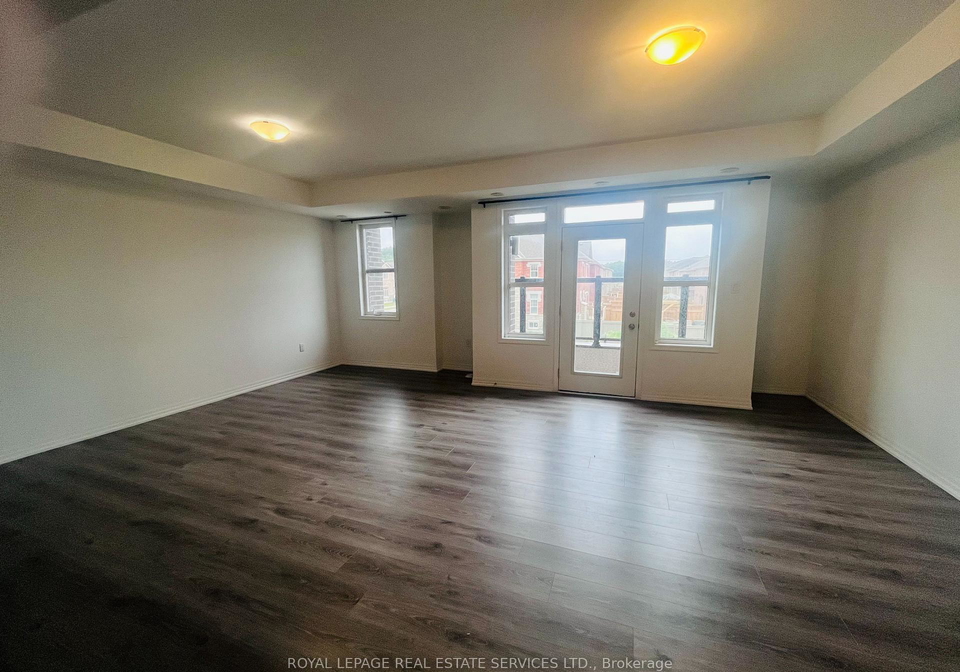 124-burnhamthorpe-road-e-oakville-ontario-w12399088