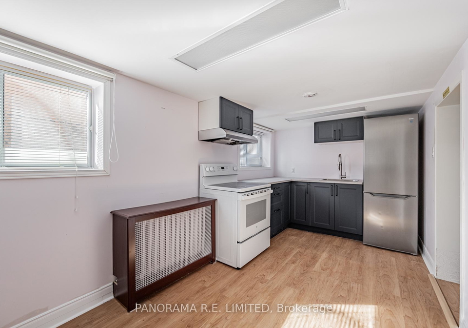 8-thirty-third-street-etobicoke-ontario-w12399204