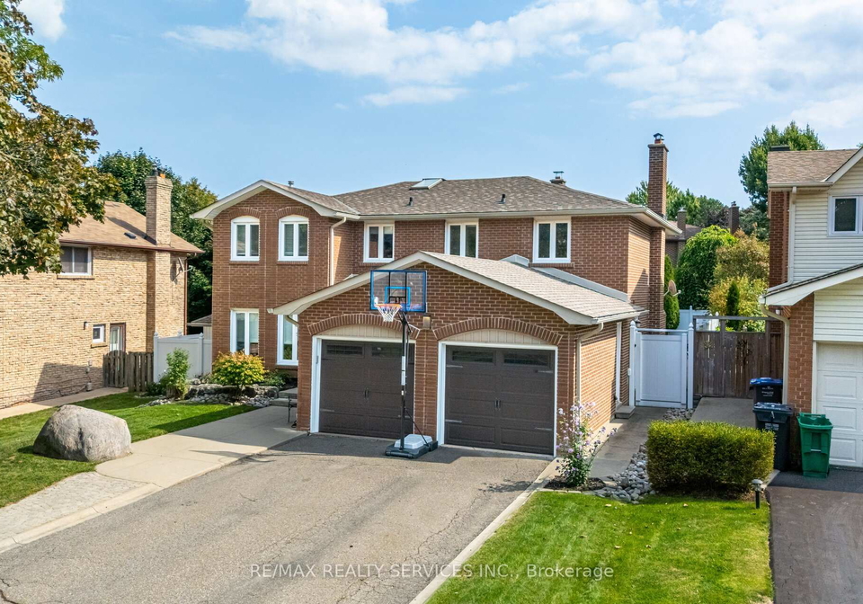54-maidstone-crescent-brampton-ontario-w12399218