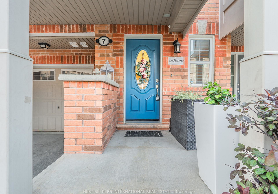 7-suitor-court-milton-ontario-w12399389