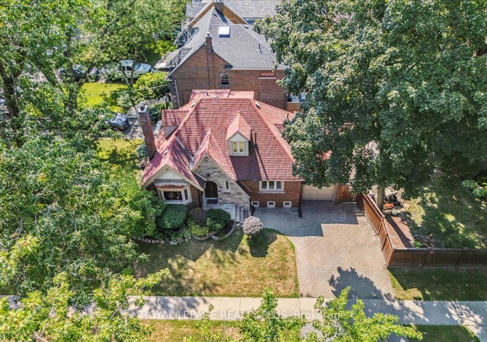 1048-royal-york-road-etobicoke-ontario-w12399587