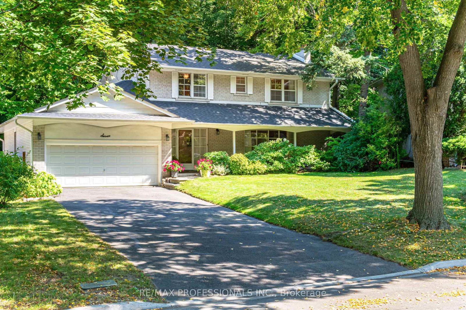 7-queensborough-crescent-etobicoke-ontario-w12400320