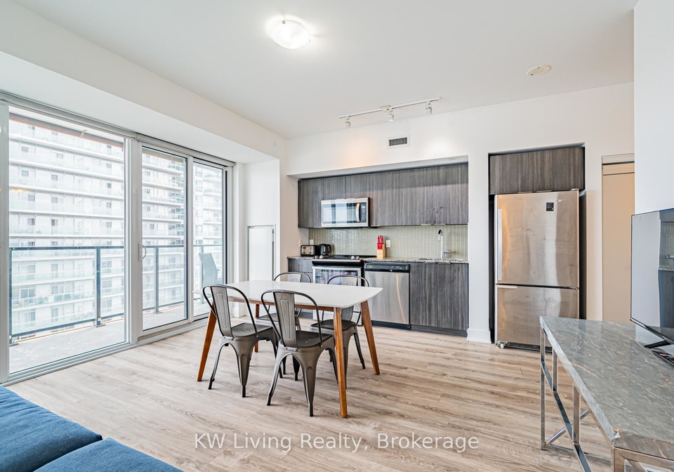 30-shore-breeze-drive-etobicoke-ontario-w12400431