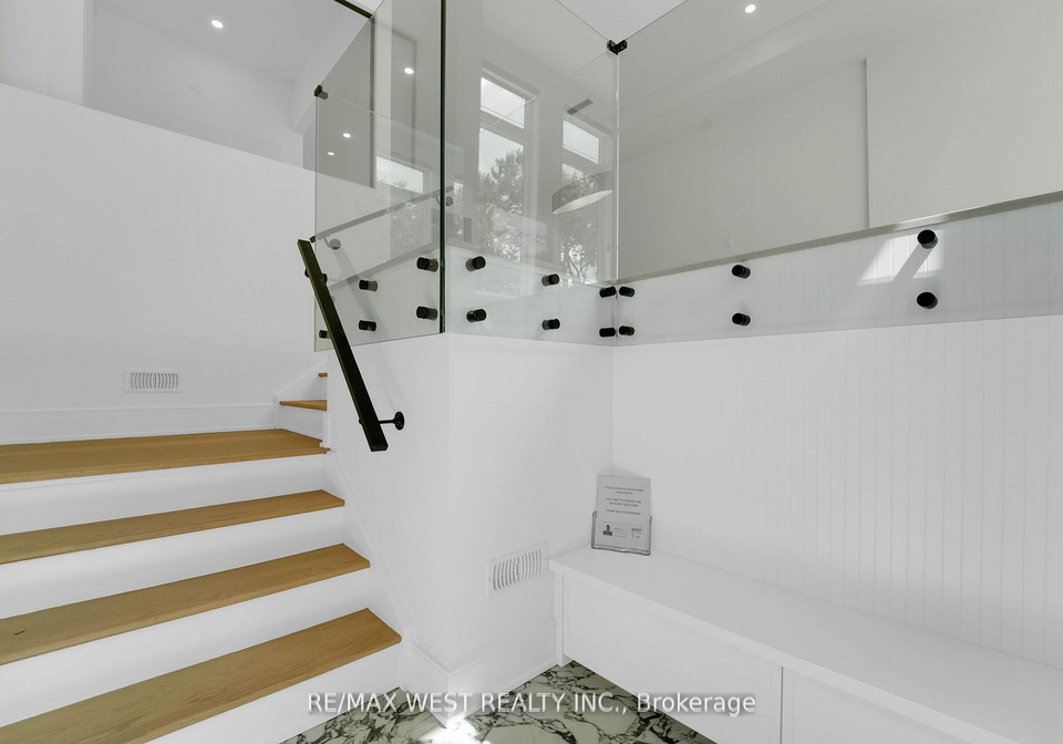 35a-frances-avenue-etobicoke-ontario-w12400506