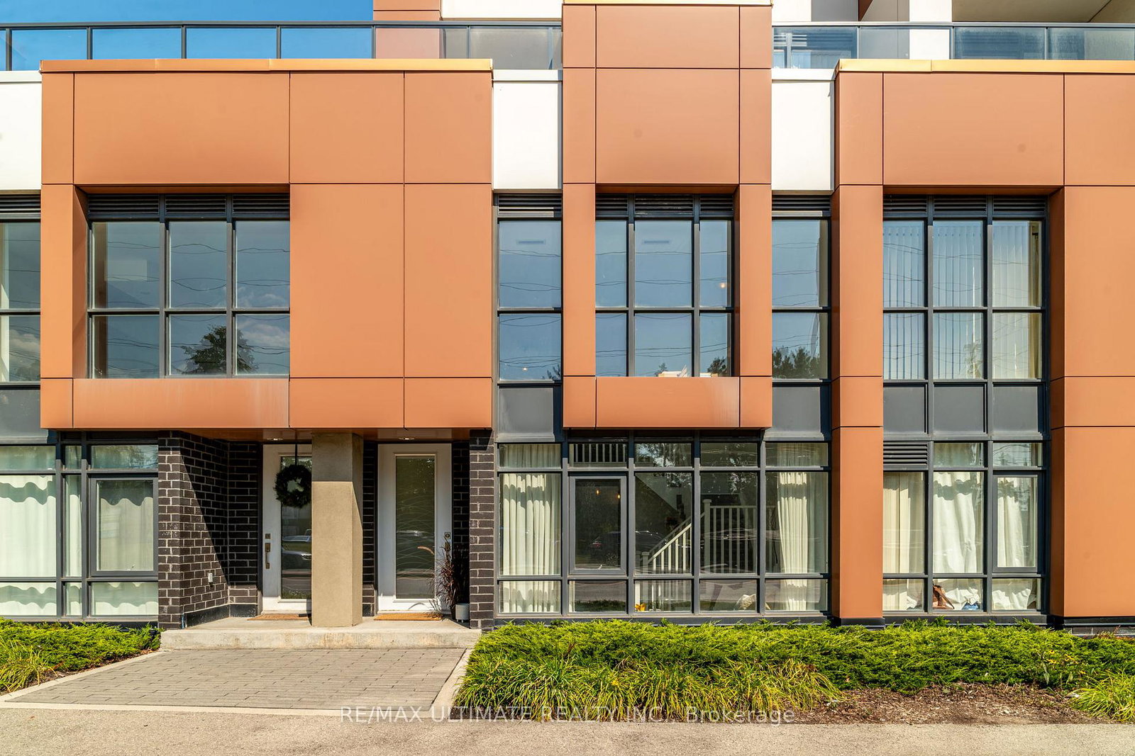 5001-corporate-drive-burlington-ontario-w12401005
