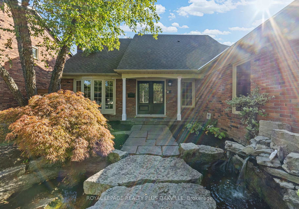 1368-monks-passage-oakville-ontario-w12401205