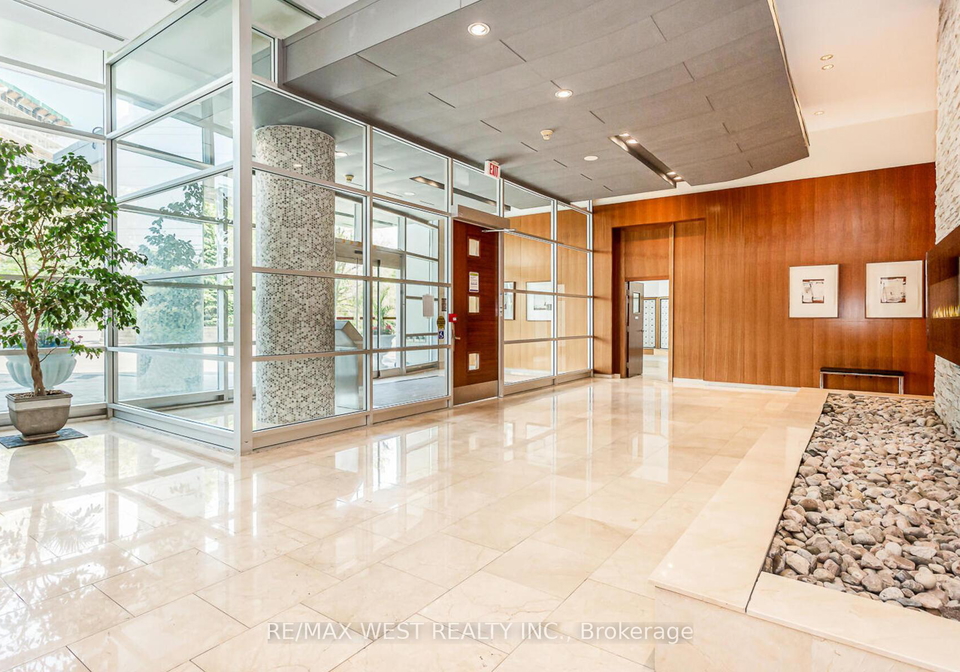 220-burnhamthorpe-road-w-mississauga-ontario-w12401369