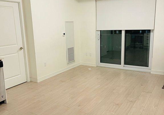 8-nahani-way-mississauga-ontario-w12401531
