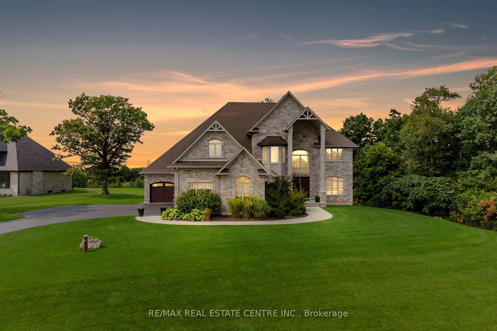 140-stokes-trail-milton-ontario-w12401560