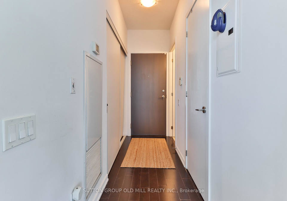 103-the-queensway-toronto-ontario-w12401591