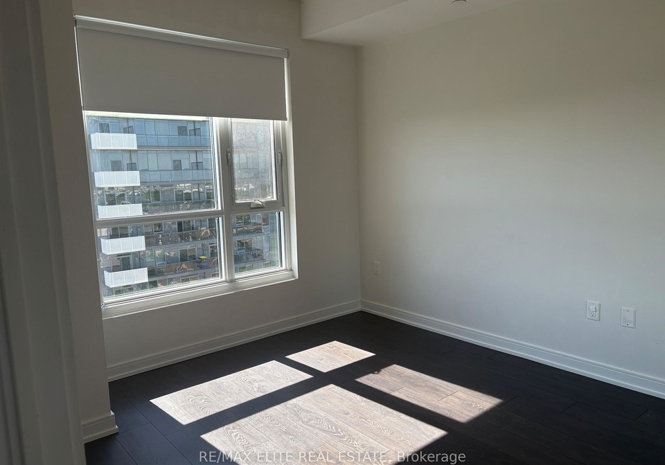 8-nahani-way-mississauga-ontario-w12401684