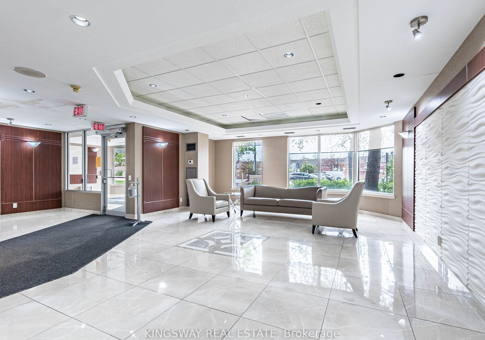 135-hillcrest-avenue-mississauga-ontario-w12401829