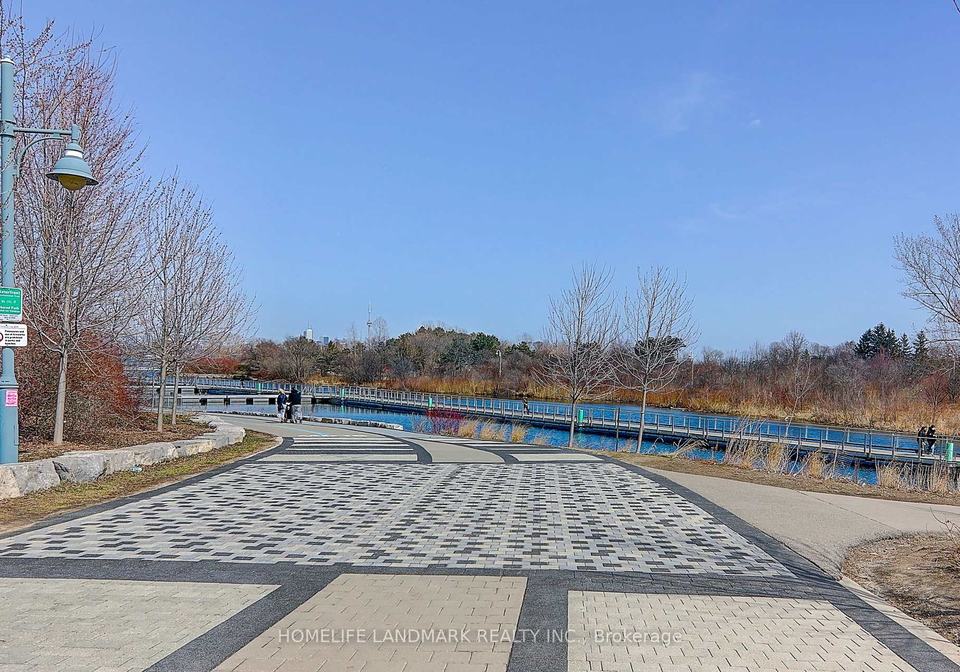 20-shore-breeze-drive-etobicoke-ontario-w12401839