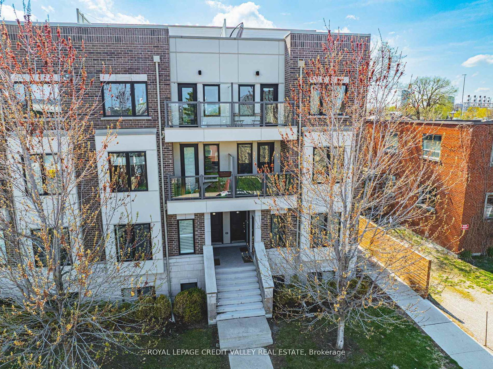 256-royal-york-road-e-etobicoke-ontario-w12401932