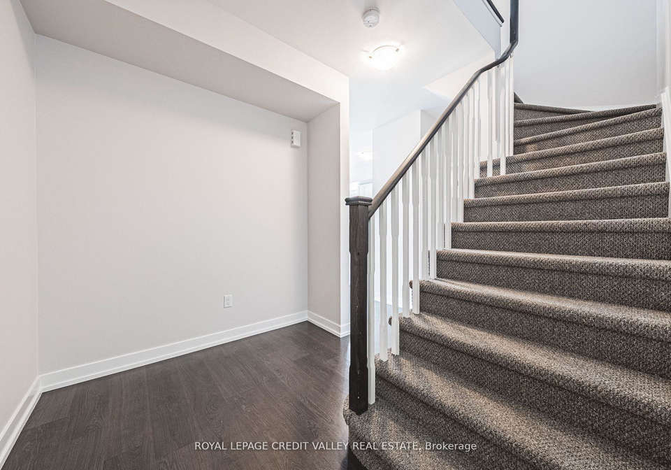 256-royal-york-road-e-etobicoke-ontario-w12401932
