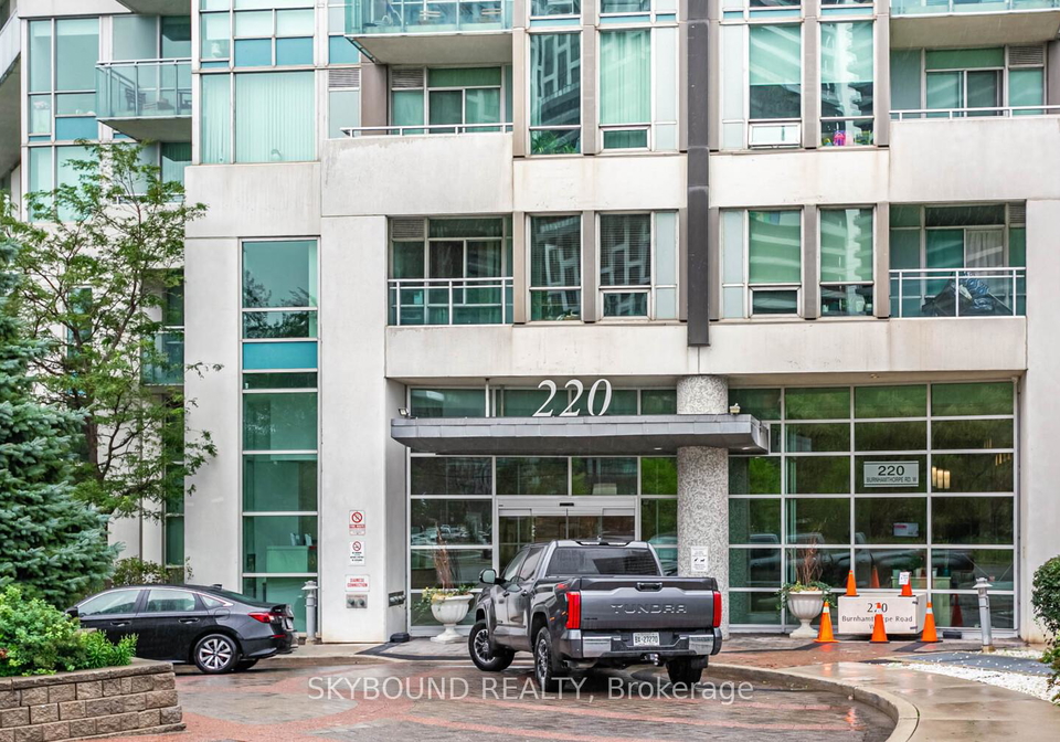 220-burnhamthorpe-road-w-mississauga-ontario-w12401960