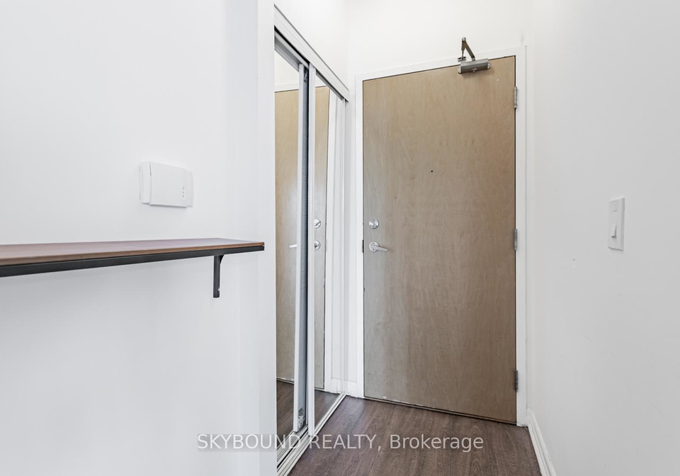 220-burnhamthorpe-road-w-mississauga-ontario-w12401960