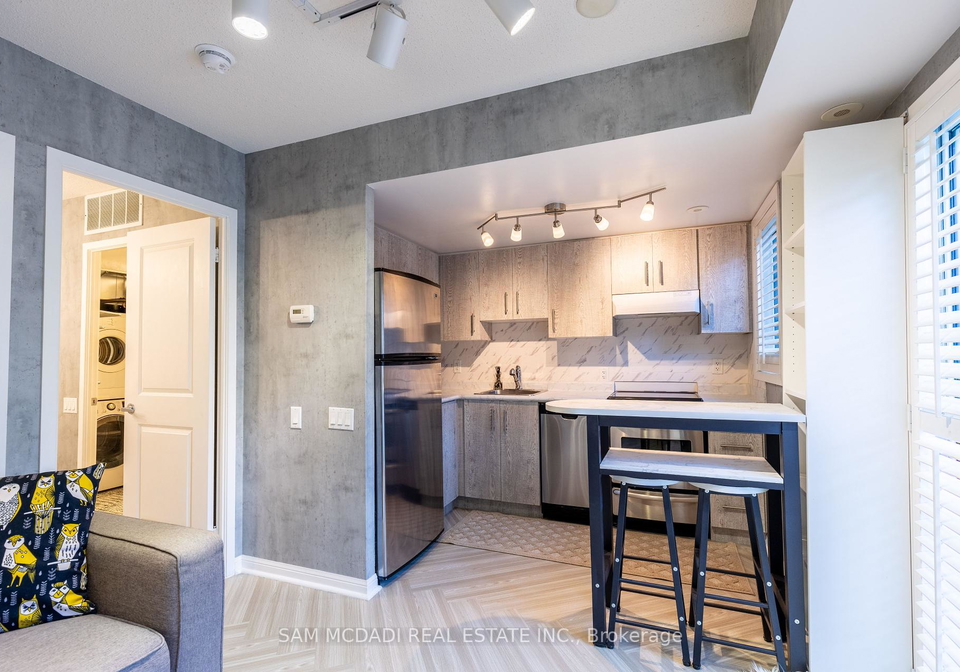 9-windermere-avenue-toronto-ontario-w12402337