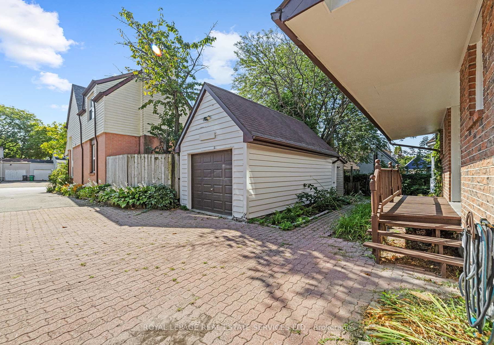 1433-lefkas-court-mississauga-ontario-w12402358
