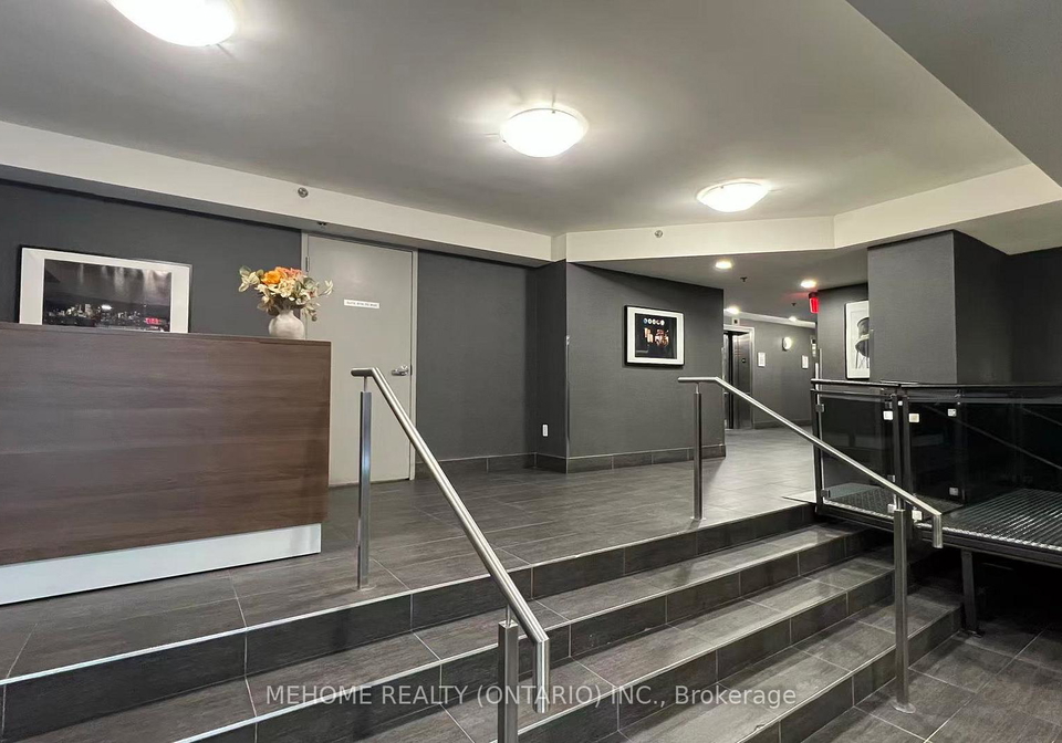 816-lansdowne-avenue-toronto-ontario-w12402506