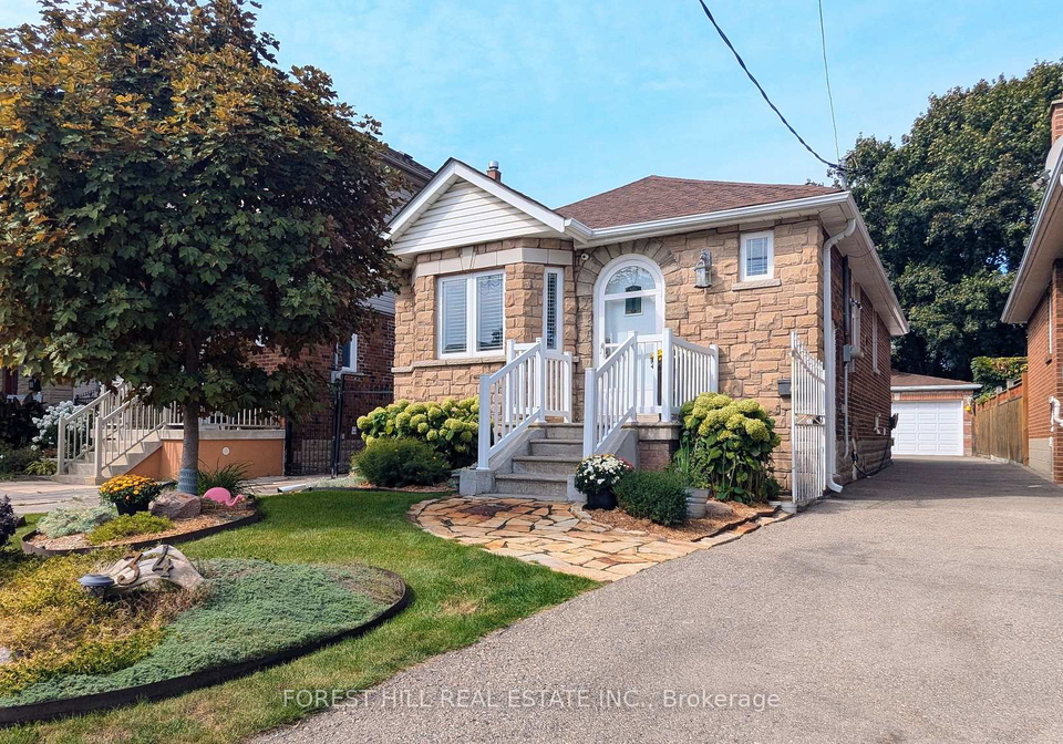 34-rotherham-avenue-toronto-ontario-w12404225
