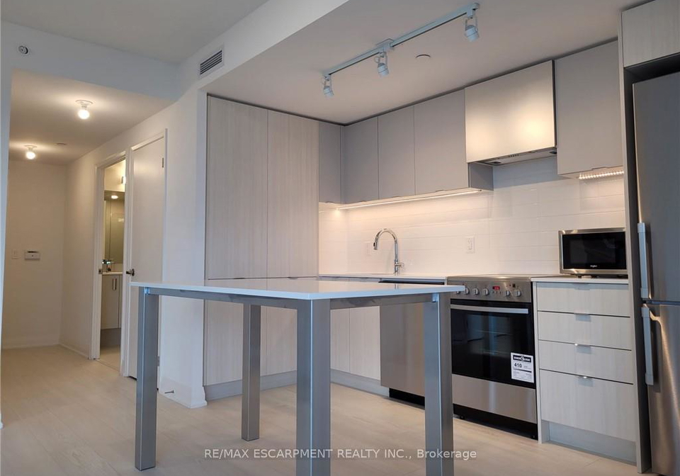 30-gibbs-road-etobicoke-ontario-w12404460