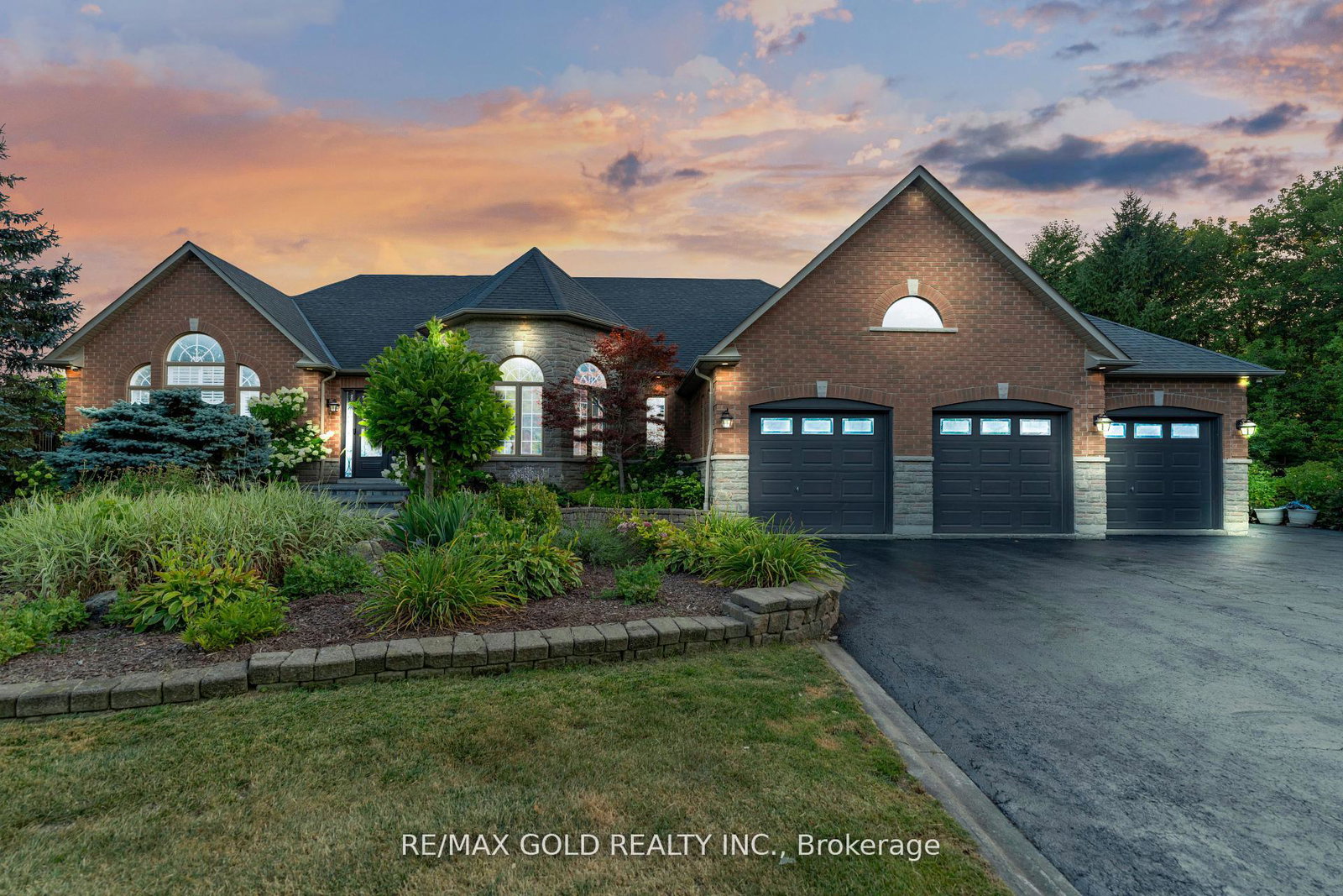 12572-heritage-road-caledon-ontario-w12404784