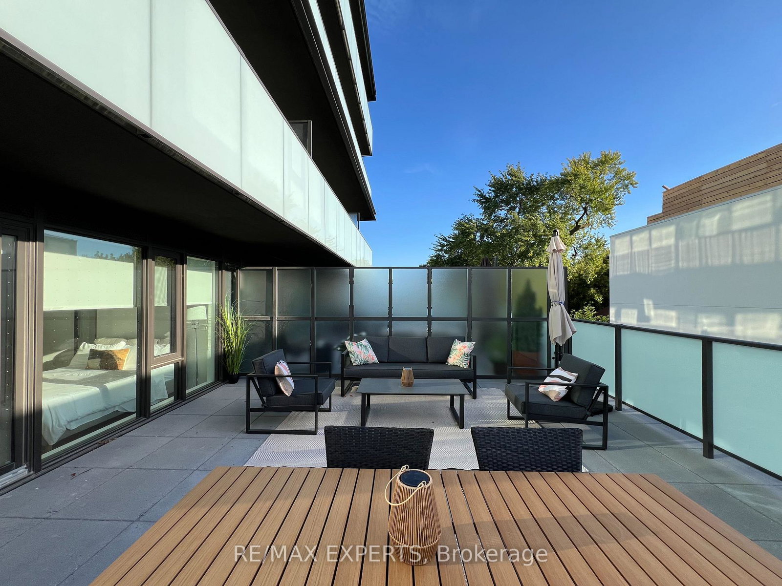 2625-dundas-street-w-toronto-ontario-w12404844