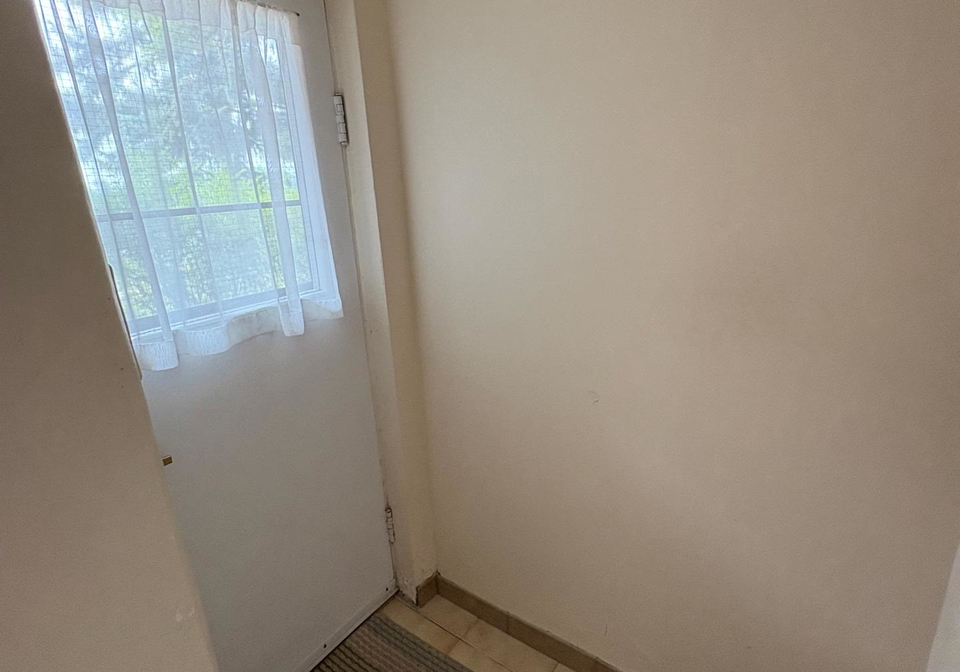 581-mc-roberts-avenue-toronto-ontario-w12404953