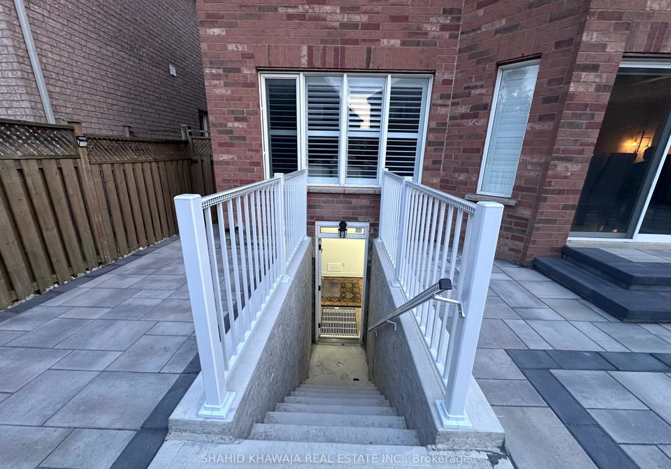3165-owls-foot-drive-mississauga-ontario-w12405018