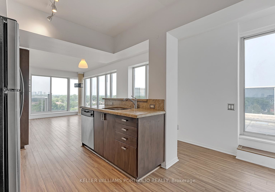 1040-the-queensway-avenue-w-etobicoke-ontario-w12405177