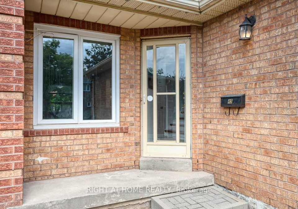666-constellation-drive-mississauga-ontario-w12405537