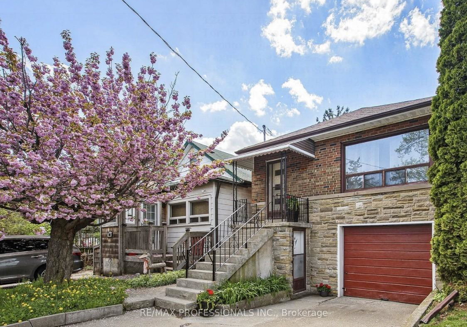 126a-sixteenth-street-etobicoke-ontario-w12405849