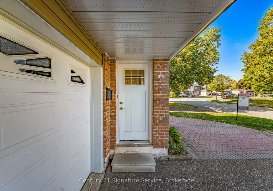 3-majestic-crescent-brampton-ontario-w12405911