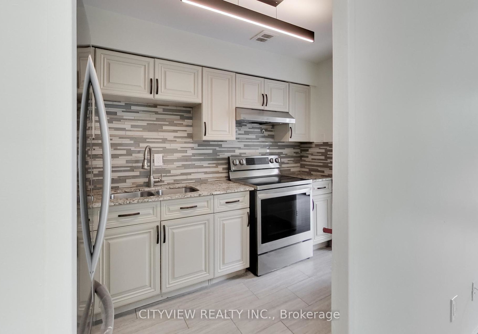 10-eddystone-avenue-york-ontario-w12406238