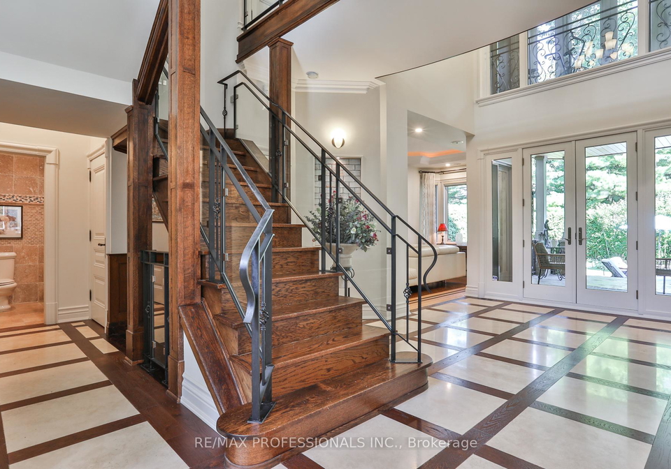 106-chestnut-hills-parkway-etobicoke-ontario-w12406285