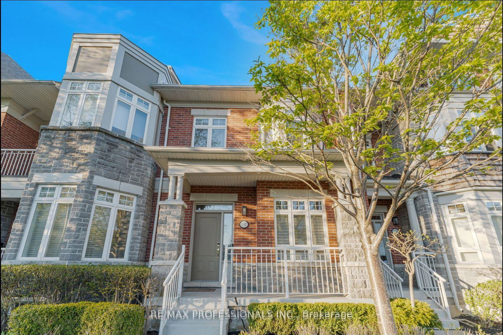 137-st-lawrence-drive-mississauga-ontario-w12406341
