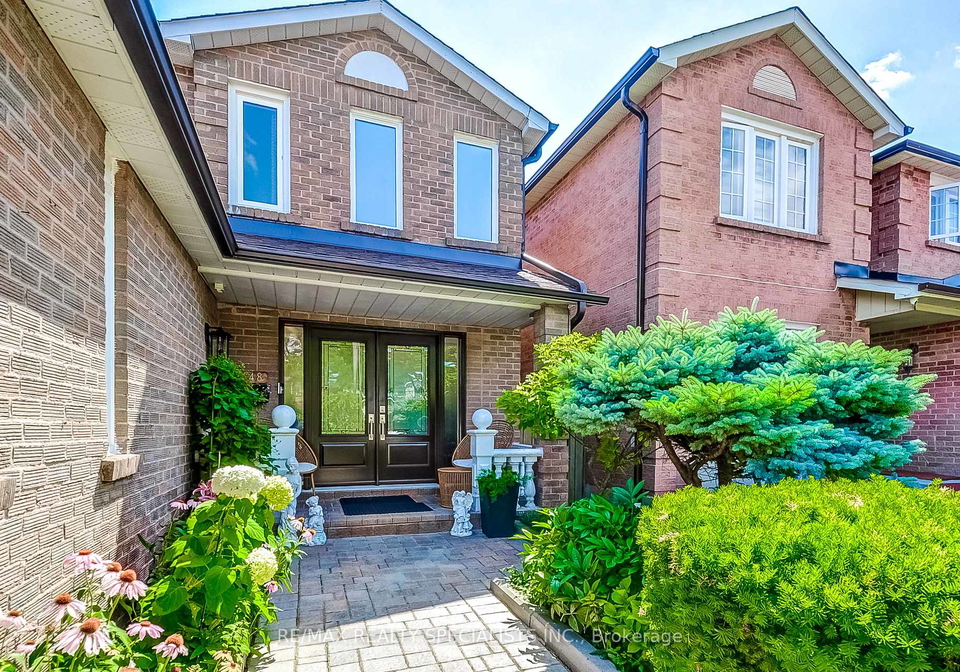4448-weymouth-commons-crescent-mississauga-ontario-w12406644