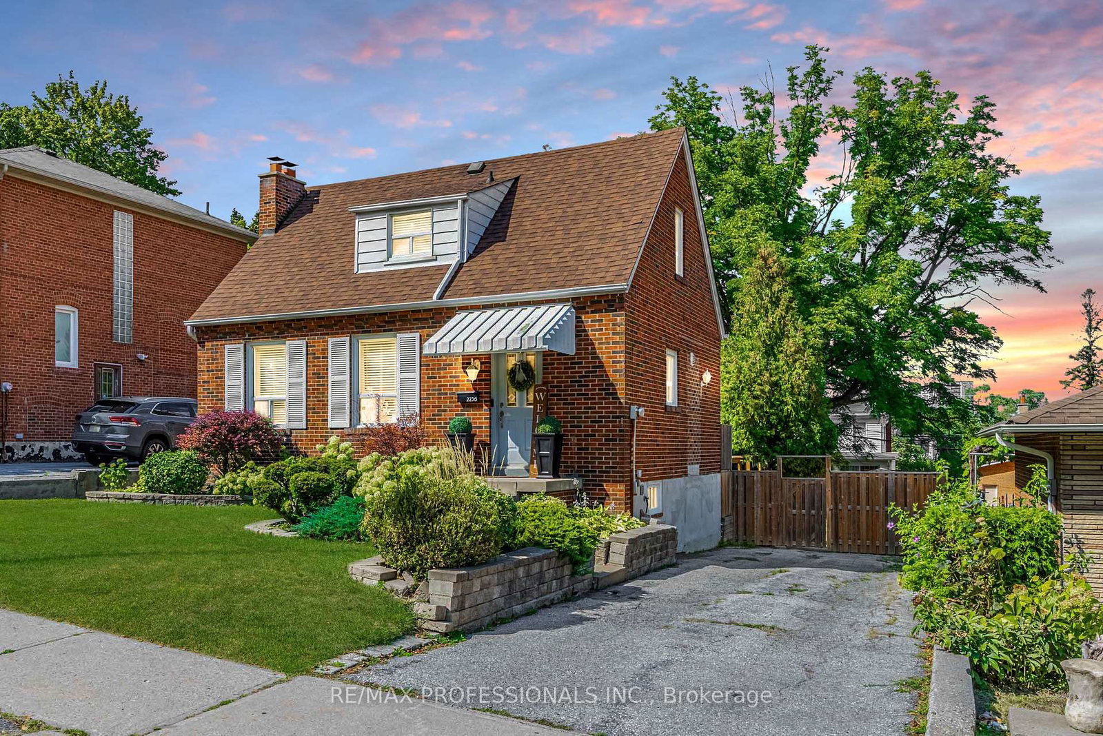 2236-lawrence-avenue-w-etobicoke-ontario-w12406659
