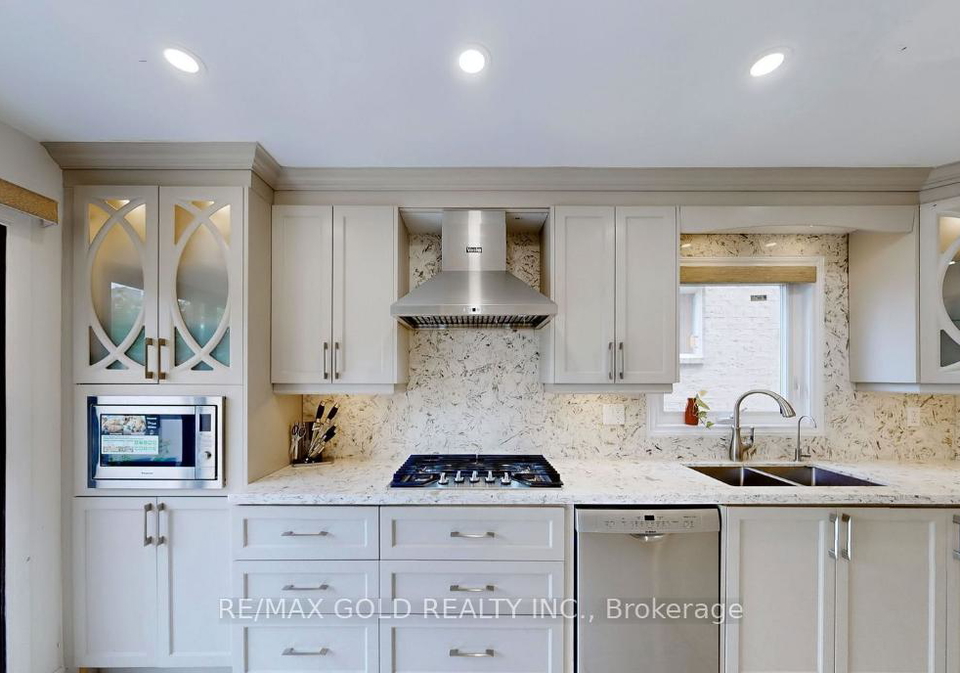 353-kingsbridge-garden-circle-mississauga-ontario-w12406911
