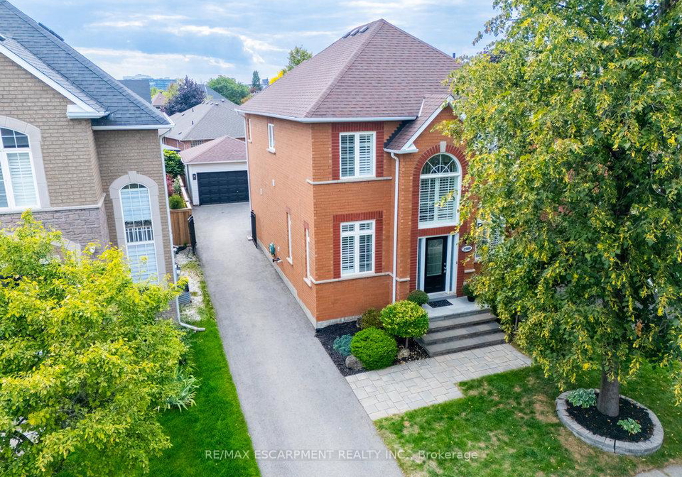 2588-castle-hill-crescent-oakville-ontario-w12406961