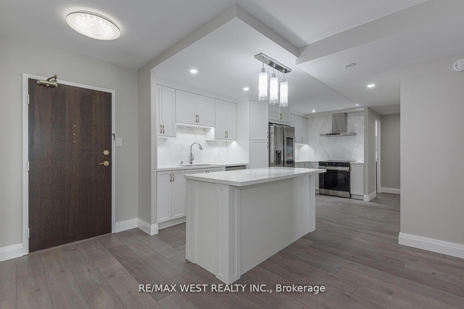 820-burnhamthorpe-road-etobicoke-ontario-w12407008