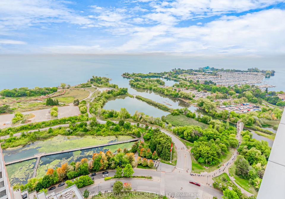30-shore-breeze-drive-etobicoke-ontario-w12407152